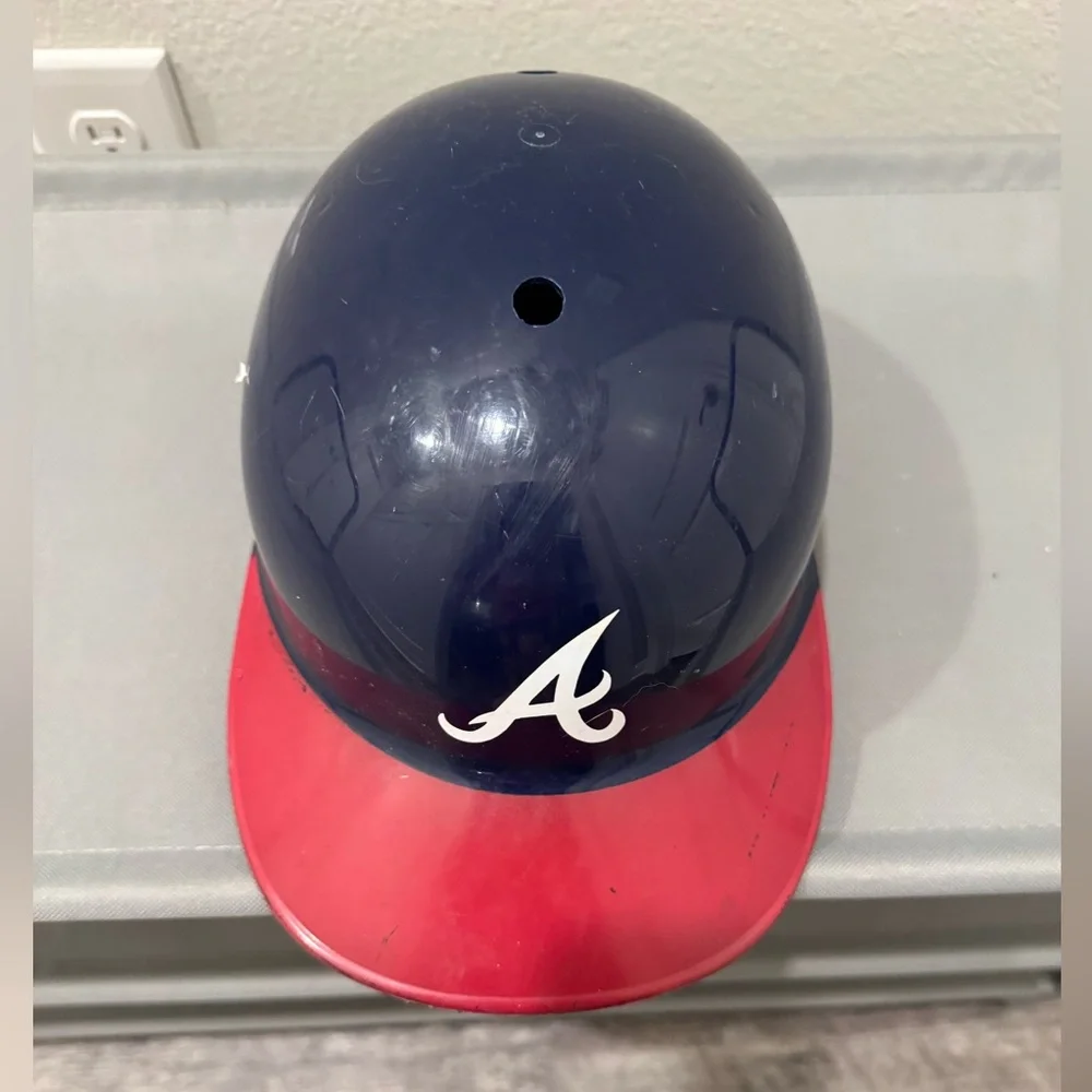 Atlanta braves plastic Baseball Helmet - Picture 2 of 5